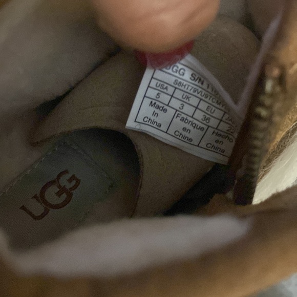 Ugg boots , size 5 - Picture 5 of 7